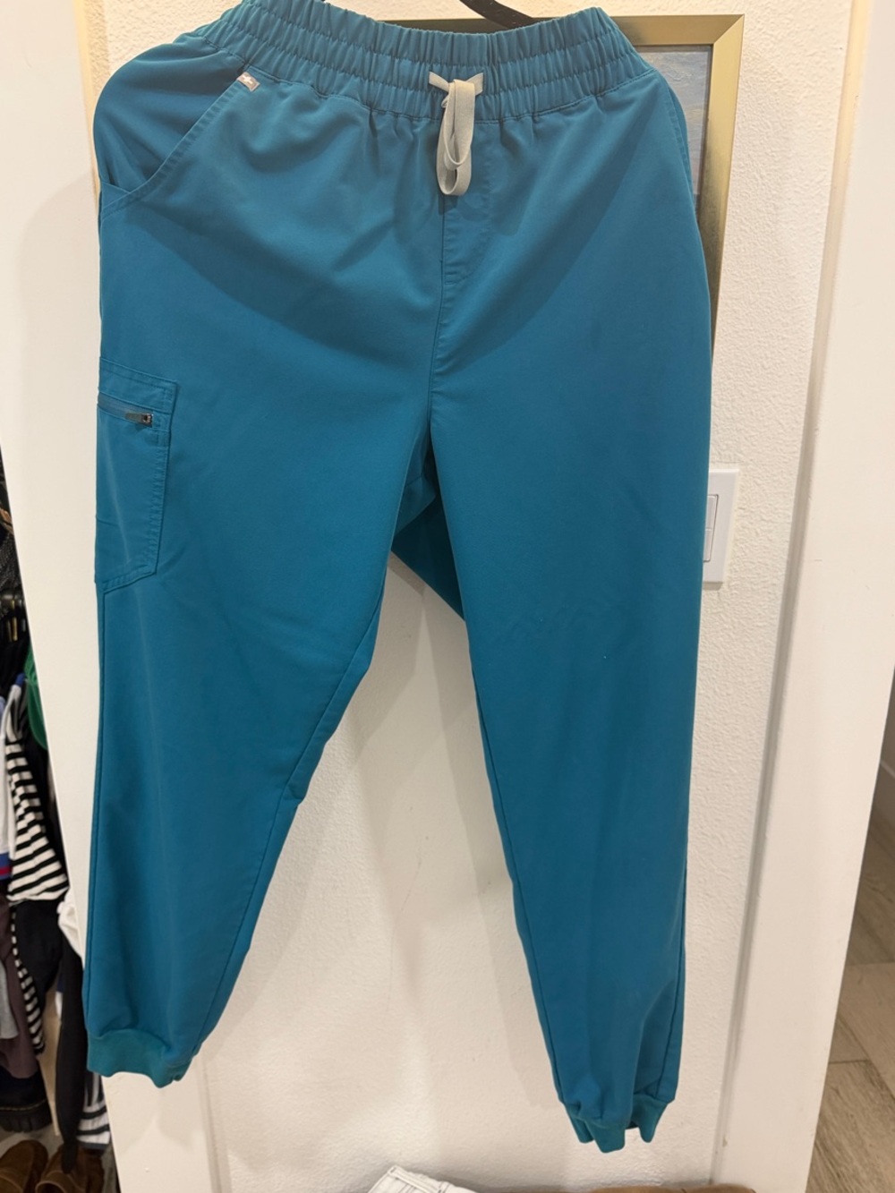 Figs Men's Teal Jogger Pants with Zip Cargo Pocket